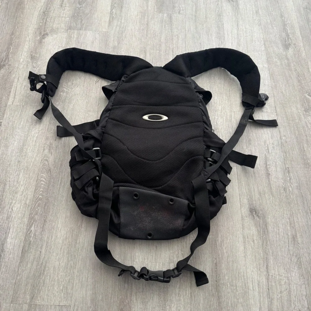 Oakley Software Icon Tactical Field Gear Backpack Black Stock No 20-51242-B